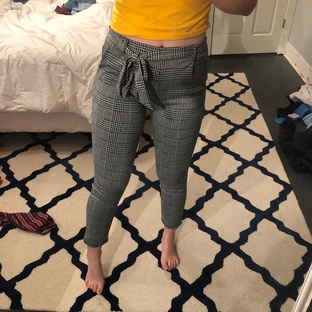 black and white cropped pants by love tree.